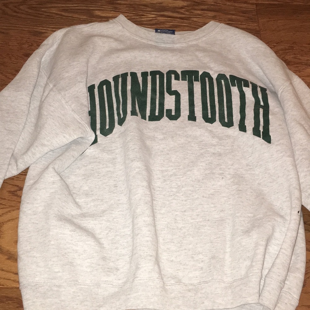 houndstooth sweatshirt!